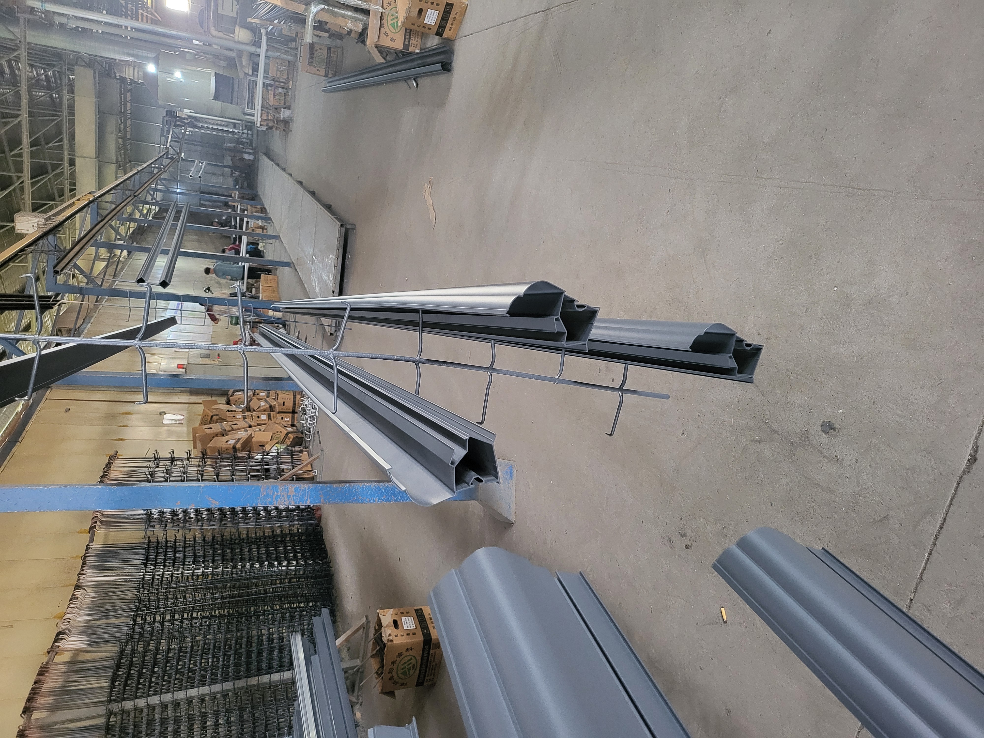 Aluminum alloy extruded spray profile